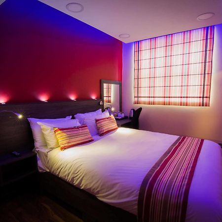 Ville Hotel Manchester Bagian luar foto