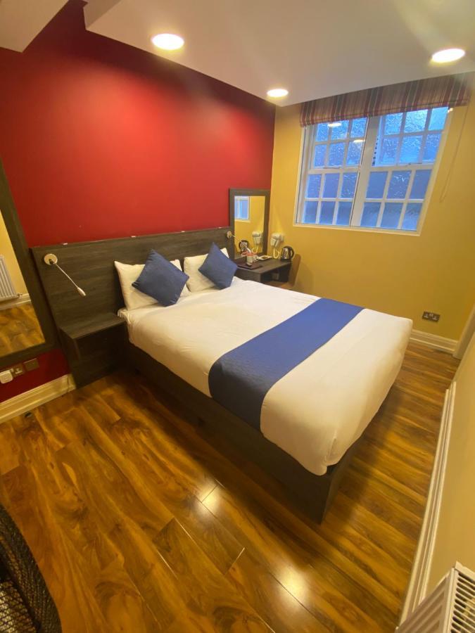 Ville Hotel Manchester Bagian luar foto