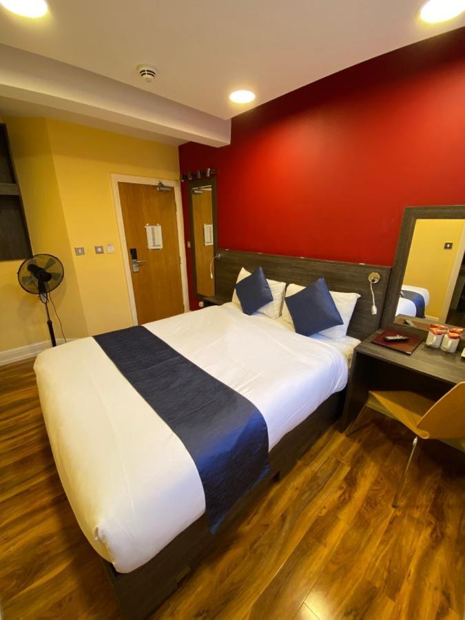 Ville Hotel Manchester Bagian luar foto